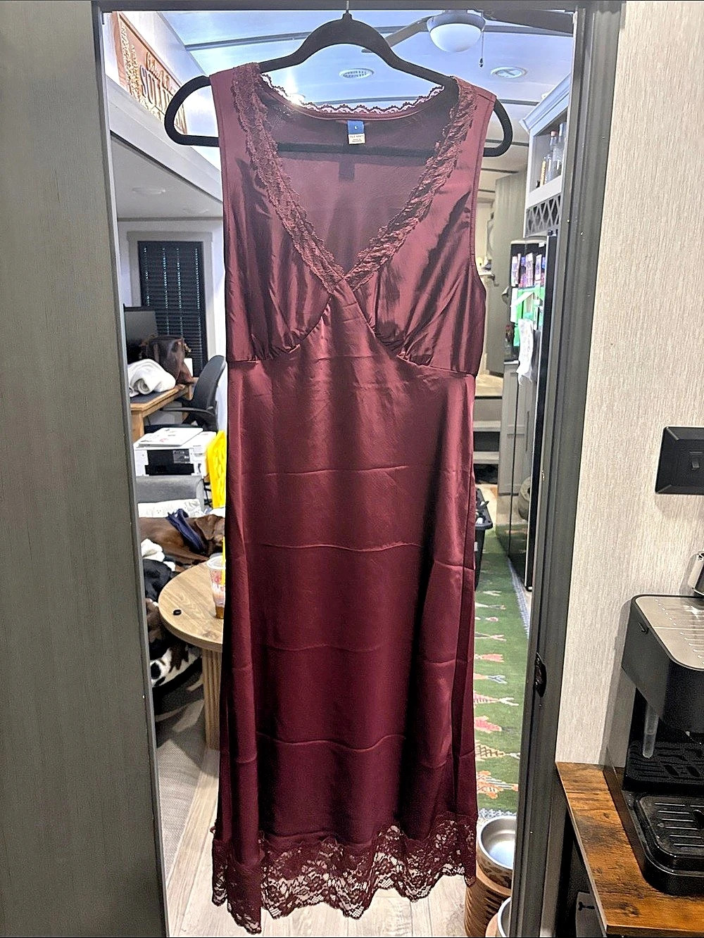Old Navy Lace Maxi Dress in Burgundy Size Large Like New